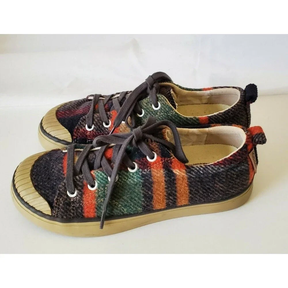Keen Women Shoe Elsa Fleece plaid Size 5.5 W Athletic Fashion Sneakers 1017967